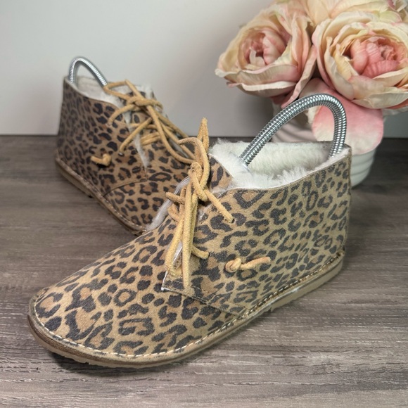 BNWOT Beek Penguin Shearling Leopard Print Ankle Booties size 7 HANDMADE - Picture 2 of 9